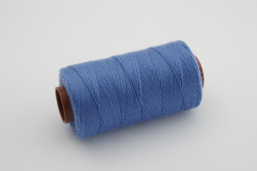 Нитки швейні №20/3 джинс поліестер 100% волошковий світлий 150 м 2056