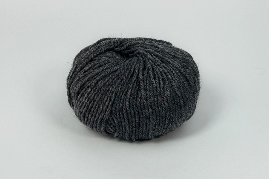 Пряжа Кашемірова вовна 93%, поліамід 7% сірий темний 90м(50гр) 6032-7066-2901