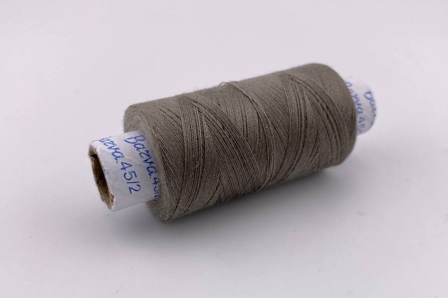 Нитки швейні 45S/2 Barva поліестер 100% бежевий сірий 300 м 7050