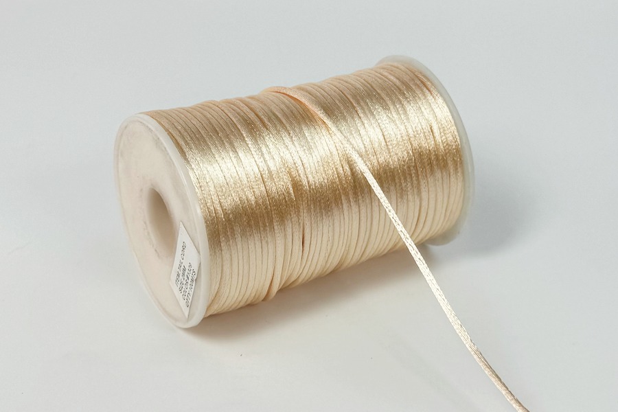 Шнур атласний 2.0 мм персиковий блідий