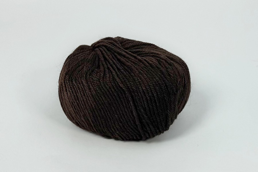 Пряжа Кашемірова вовна 93%, поліамід 7% коричневий темний 90м(50гр)