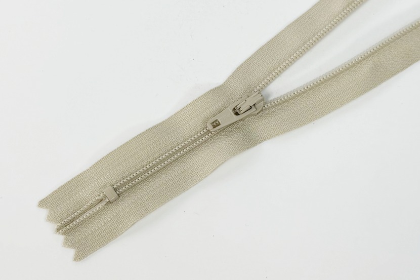 Блискавка YKK Тип 3 бежевий сірий 18 см