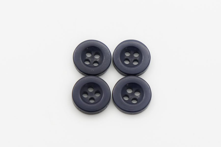 Гудзик 11 мм Mertbutton 4 отвори однотонний синій темний