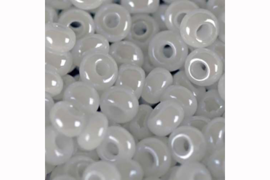 Бісер Preciosa 46102 №10 крейда перлина біло-молочний 2,3 мм