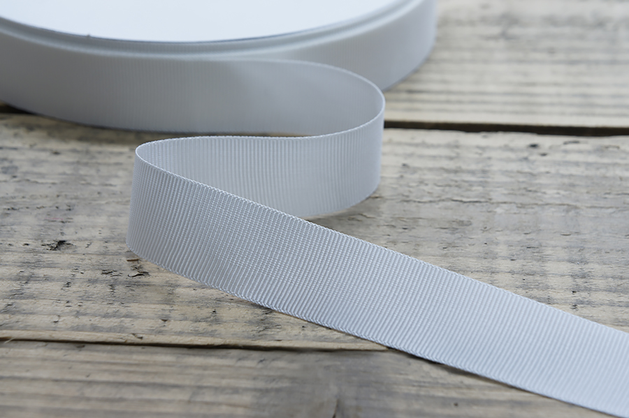 Тасьма 20 мм молочний яскравий