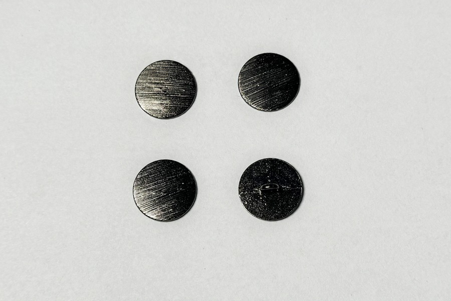 Гудзик на ніжці 18 мм Mertbutton нікель чорний UTS-61