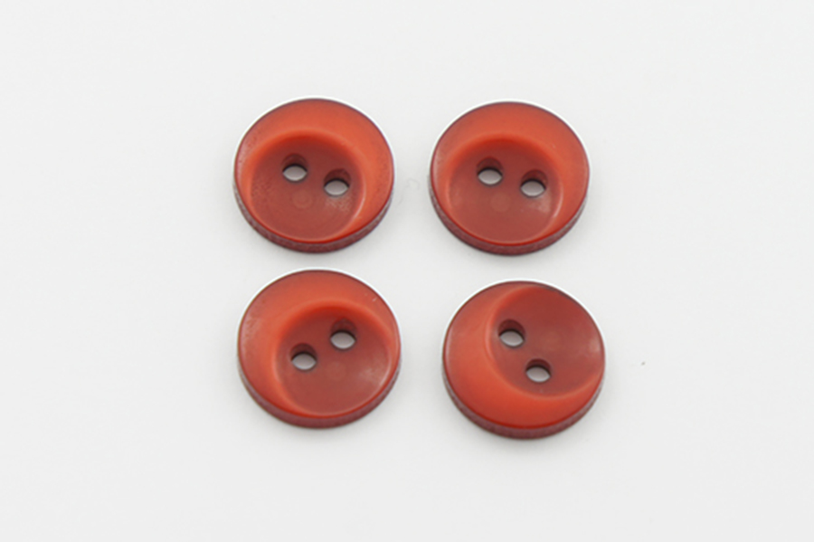 Гудзик 12 мм Mertbutton 2 отвори перламутр червоний темний 4012