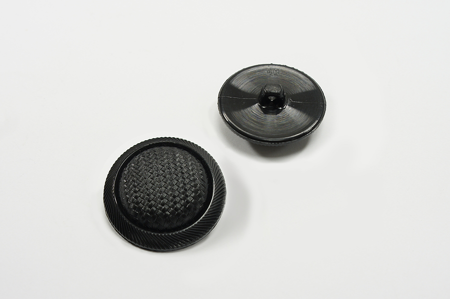 Гудзик на ніжці 25 мм Mertbutton фактурний чорний 15-04-40-000