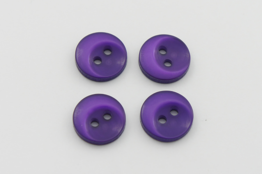 Гудзик 12 мм Mertbutton 2 отвори перламутр фіолетовий яскравий 4012