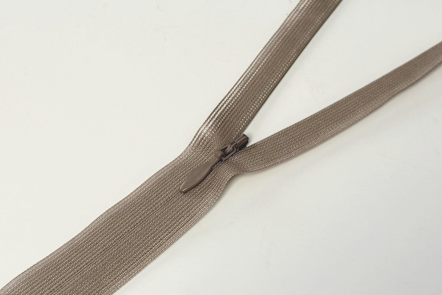 Блискавка YKK Тип 2 какао сірий 20 см