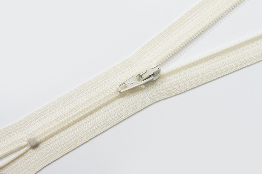 Блискавка YKK Тип 3 молочний 18 см CFC-18-801-DA