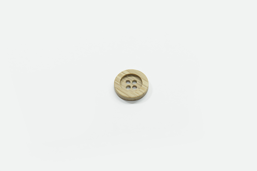 Гудзик 15 мм Mertbutton 4 отвори під дерево дерево темне