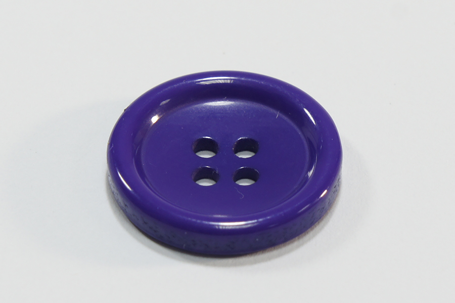 Гудзик 20 мм Mertbutton 4 отвори однотонний фіолетовий яскравий ВР-179