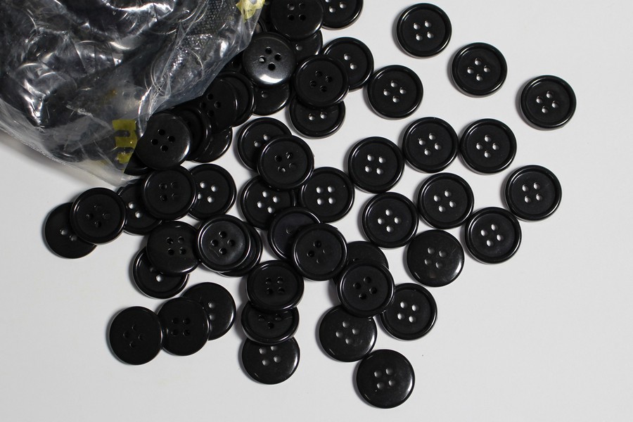 Гудзик 17 мм MH 4 отвори