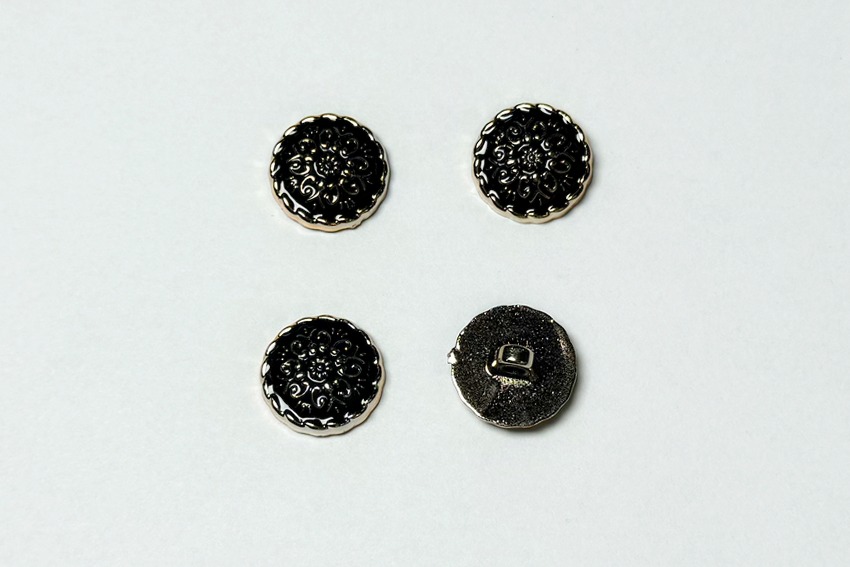 Гудзик на ніжці 17 мм Mertbutton металізований чорний BR-652-28-000/gold