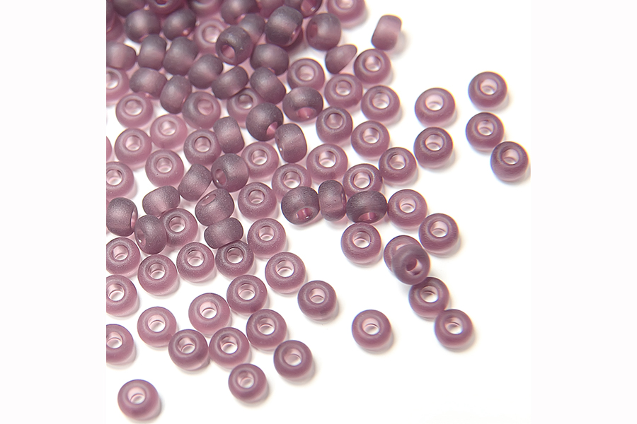 Бісер Preciosa 20060/1-5 №10 прозорий матовий фіолетовий бордовий 2,3 мм
