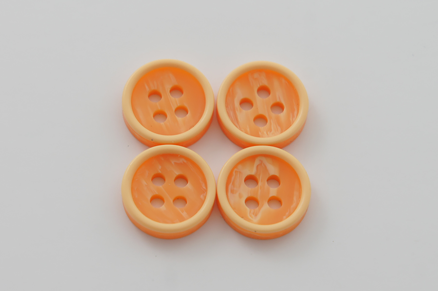 Гудзик 11 мм Mertbutton 4 отвори матовий оранжевий