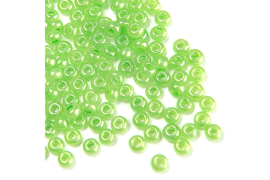 Бісер Preciosa 17156 №10 алебастр кольоровий салатовий яскравий 2,3 мм