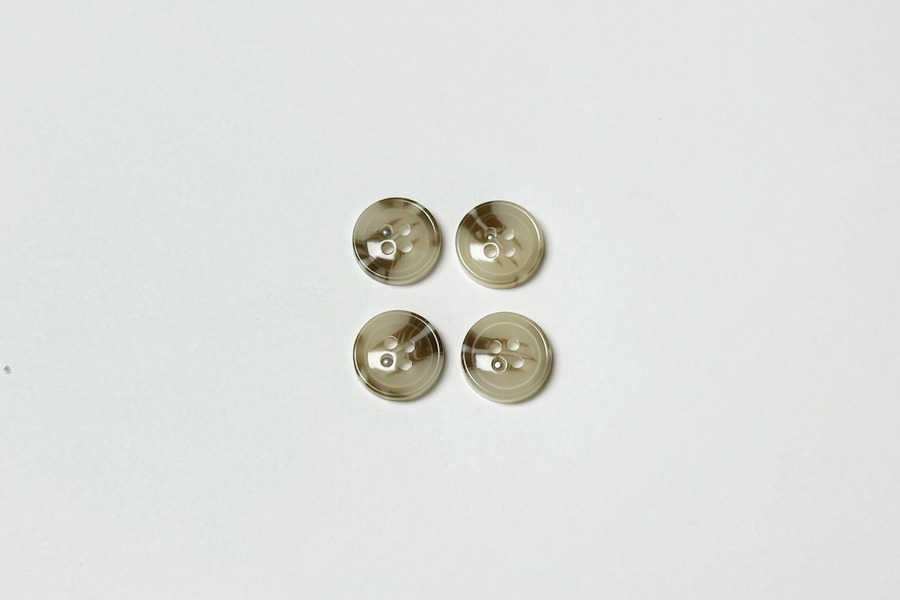 Гудзик Mertbutton класичний бежевий сірий 15 мм 4 отвори