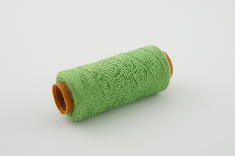 Нитки швейні №28/2 Barva поліестер 100% салатовий яскравий 200 м 4033