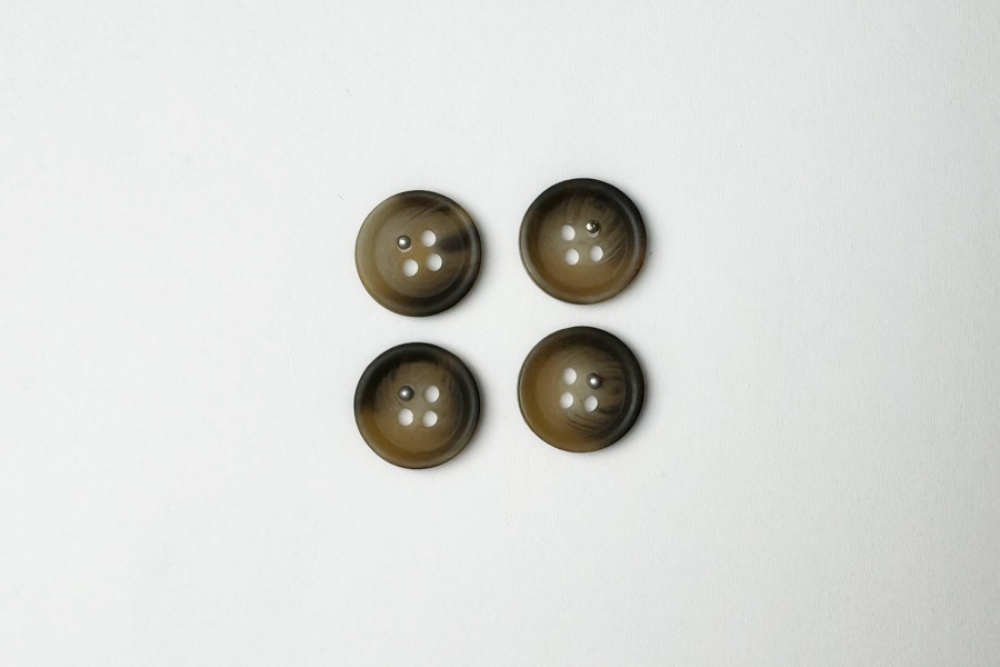 Гудзик 15 мм Mertbutton 4 отвори класичний різнокольоровий FNL-304-24-6