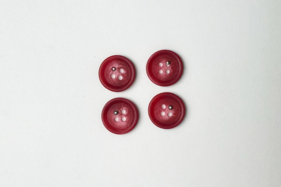 Гудзик 15 мм Mertbutton 4 отвори класичний різнокольоровий 2607-24-9