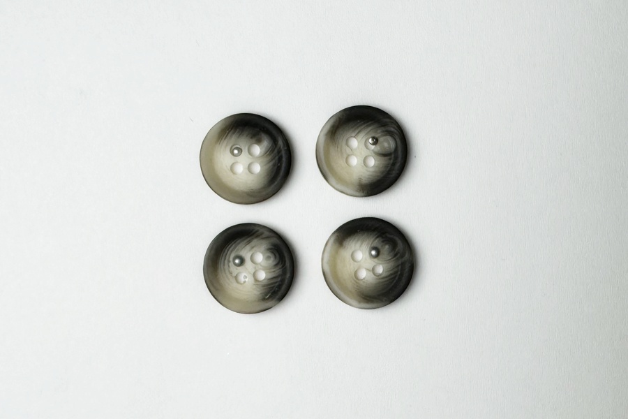 Гудзик 15 мм Mertbutton 4 отвори класичний різнокольоровий 2607-24-11