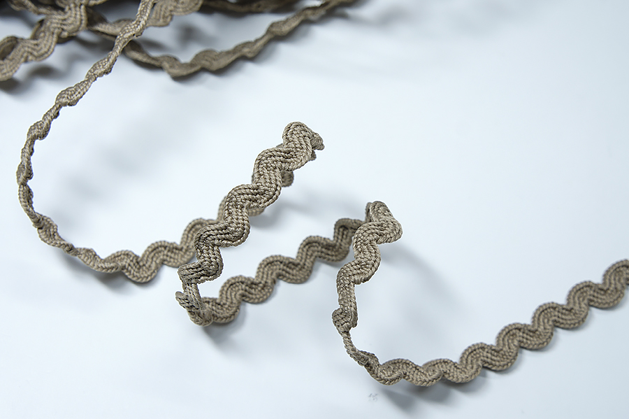 Тасьма в'юнок (хвилька) 9 мм Лента кавовий світлий