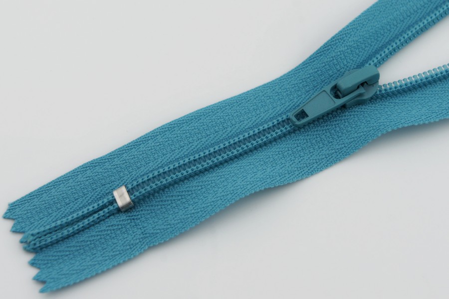 Блискавка MH Тип 4 блакитний світлий 18 см 4NCE-018-0000-0263