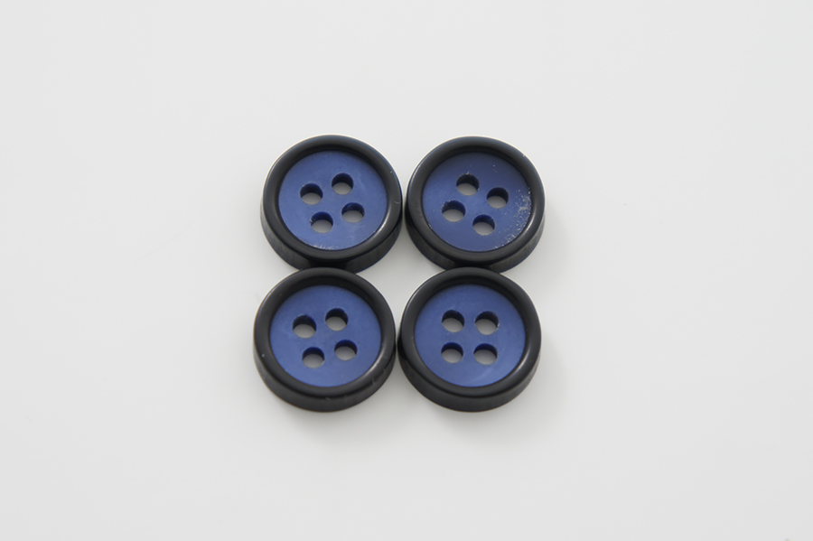 Гудзик 11 мм Mertbutton 4 отвори матовий синій темний