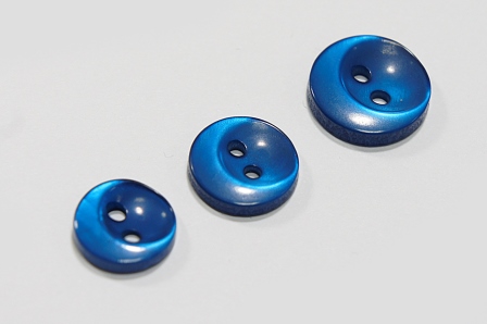 Гудзик 15 мм Mertbutton 2 отвори перламутр електрик яскравий 4012