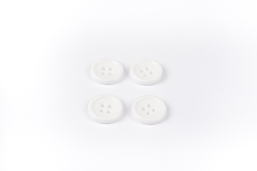 Гудзик 15 мм Mertbutton 4 отвори однотонний білий ВР-179