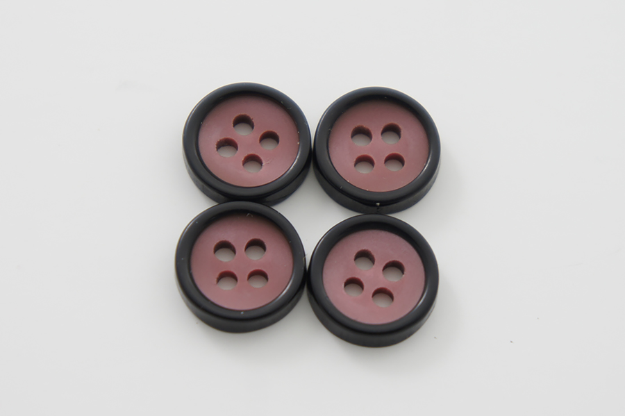 Гудзик 11 мм Mertbutton 4 отвори матовий малиновий фрезовий