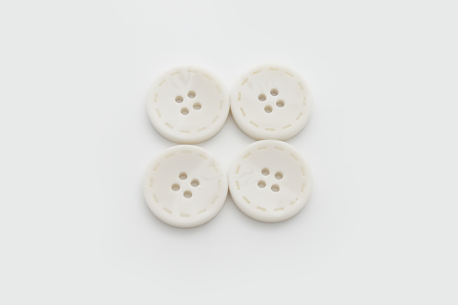 Гудзик 23 мм Mertbutton 4 отвори класичний молочний