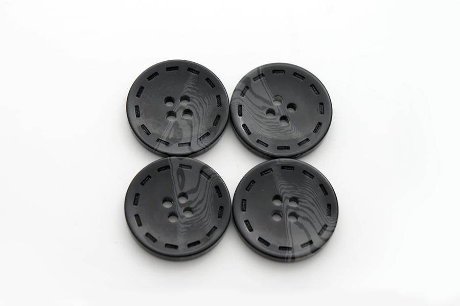 Гудзик 28 мм Mertbutton 4 отвори класичний чорний