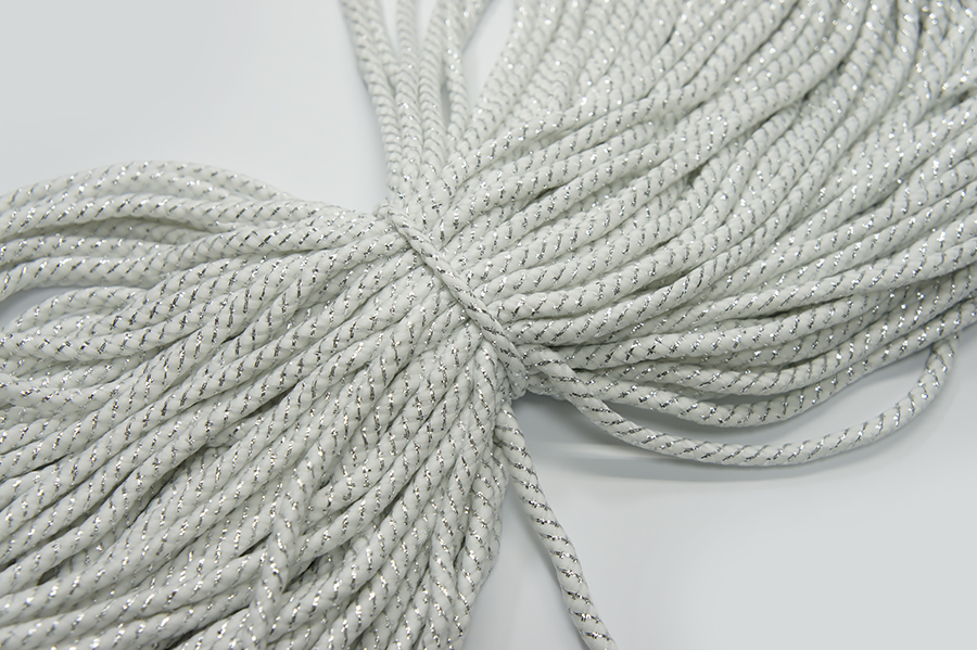 Шнур 5 мм оздоблювальний Лента з люрексом білий