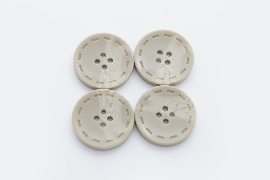 Гудзик 28 мм Mertbutton 4 отвори класичний бежевий 13-44-0150
