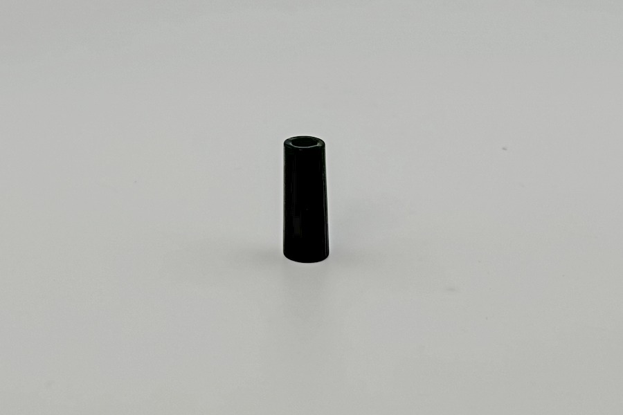 Наконечник для шнура 8х21 мм Mertbutton одинарний чорний