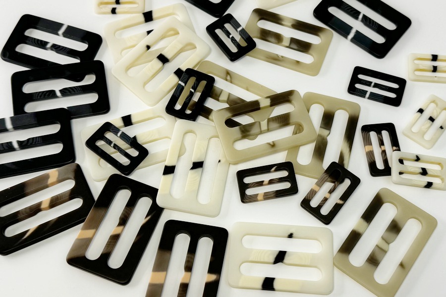 Фурнітура для тренчів